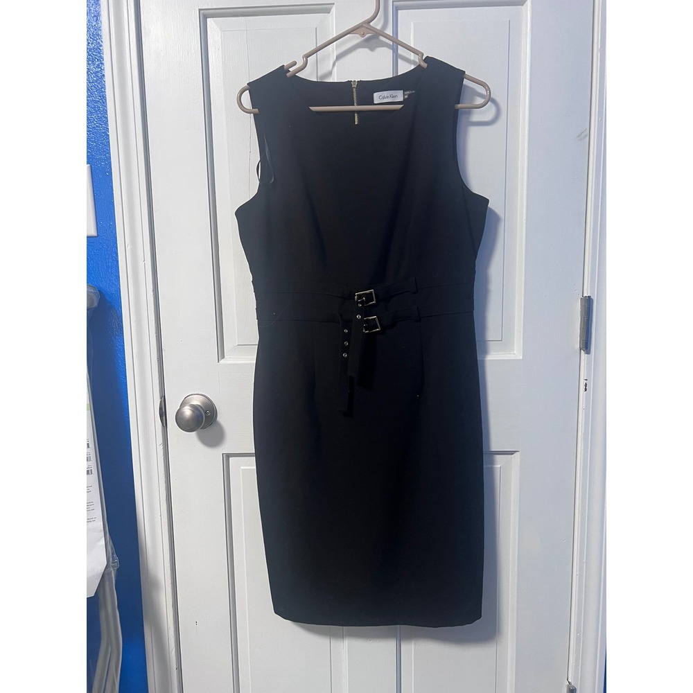 Calvin Klein Sheath Dress Women 10 Black Buckle Waist Zip - Picture 3 of 7
